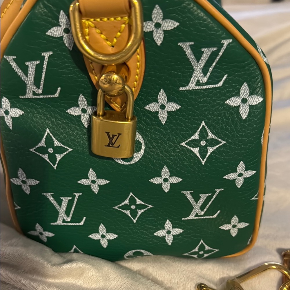 💚💚🍀Louis Vuitton P9 Speedy